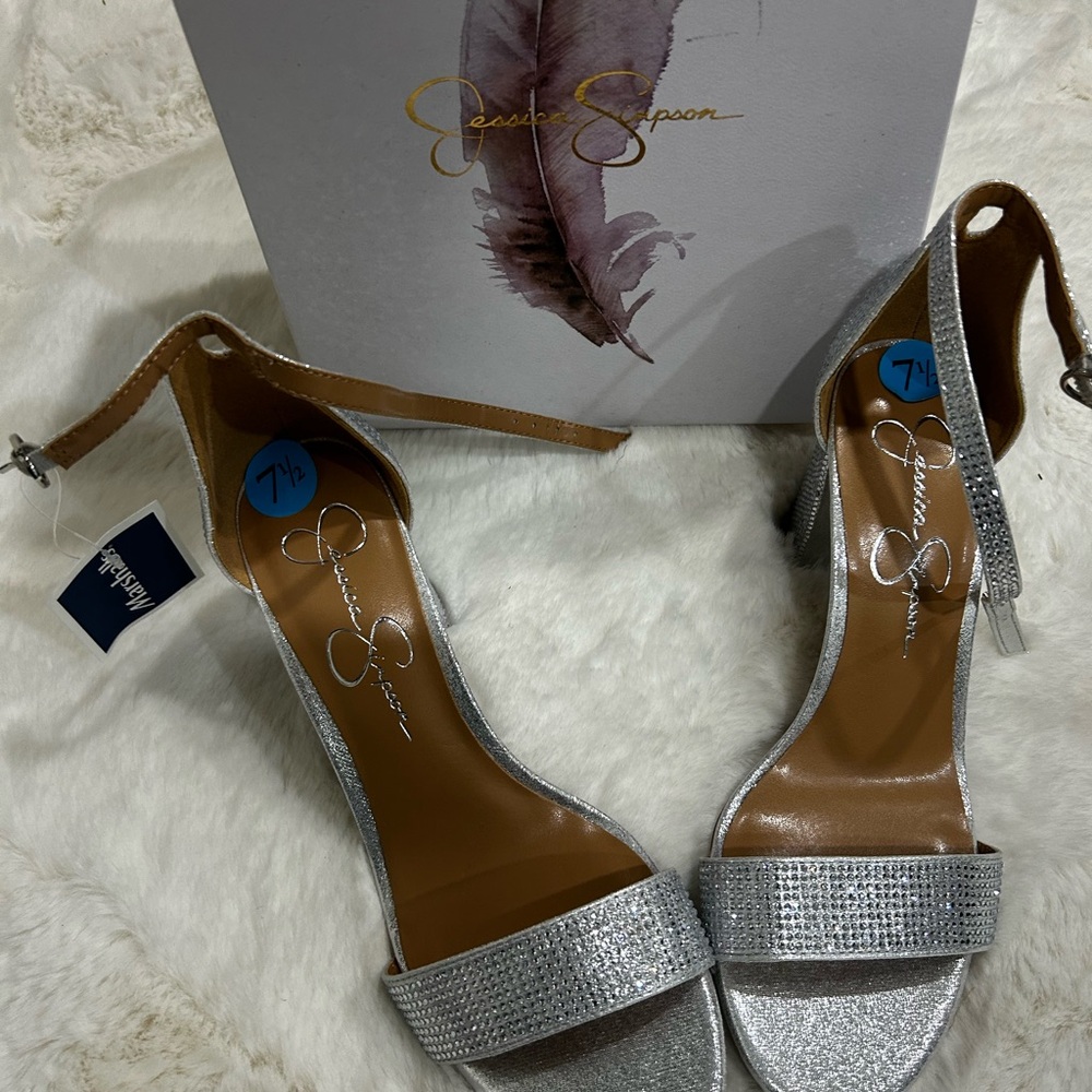 Elegant Silver Women's Block Heel Sandals - Picture 6 of 8